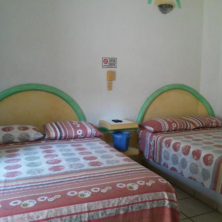 Hotel Sarabi Barra de Navidad Esterno foto