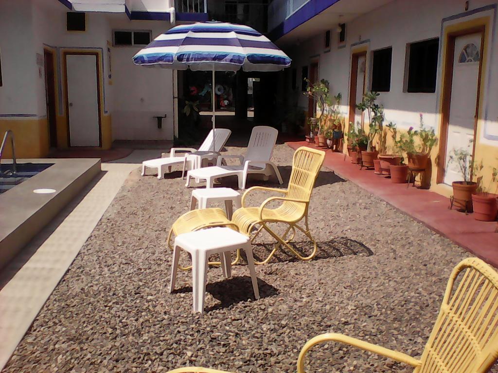 Hotel Sarabi Barra de Navidad Esterno foto