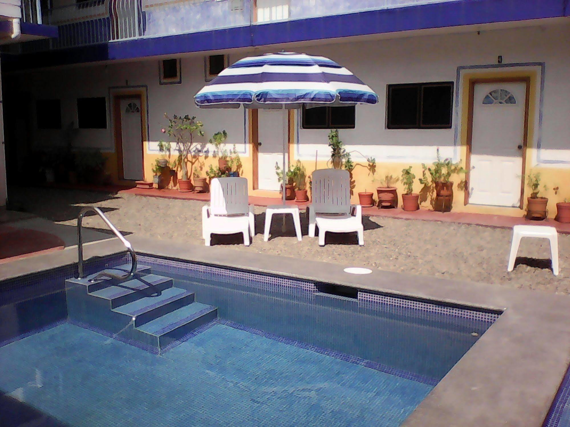 Hotel Sarabi Barra de Navidad Esterno foto