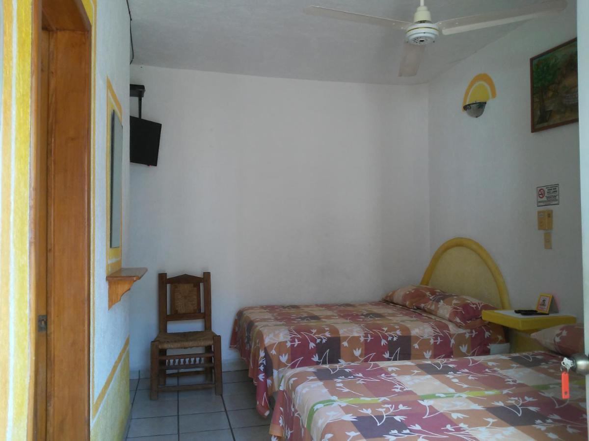 Hotel Sarabi Barra de Navidad Esterno foto